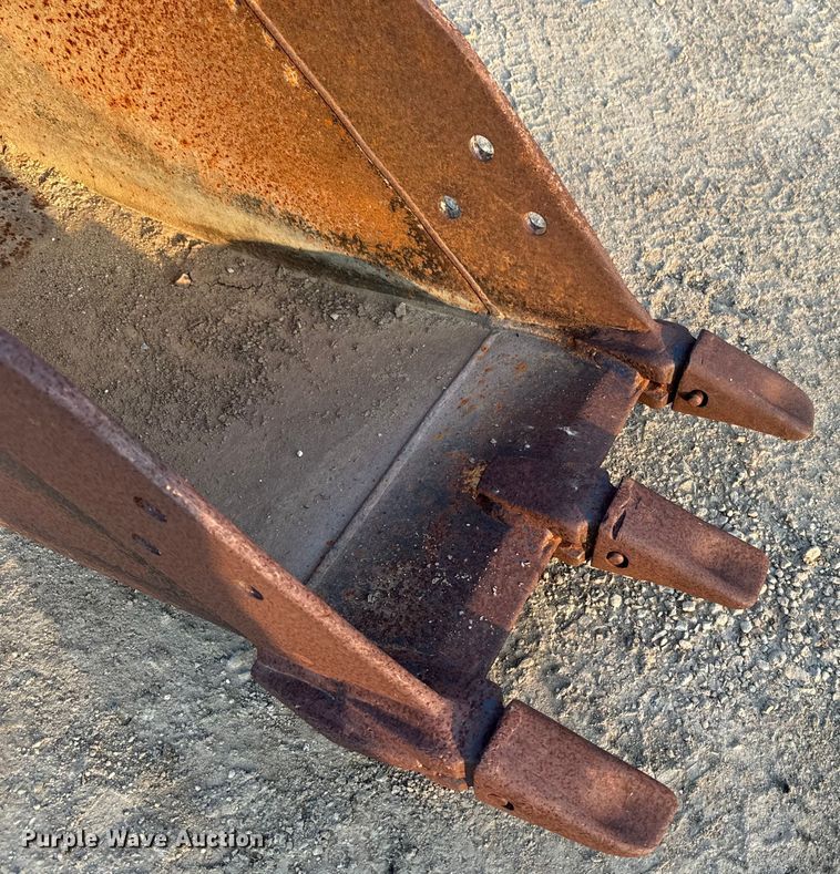 image for item EK1348 Caterpillar excavator bucket