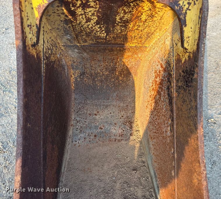 image for item EK1348 Caterpillar excavator bucket