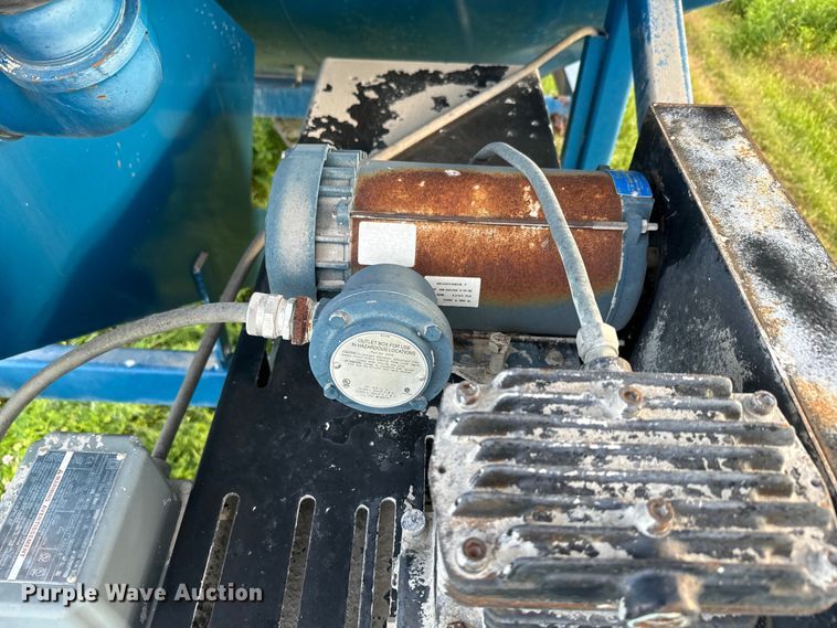 image for item EK1350 2013 CT Fabrication FAS/39 tank trailer