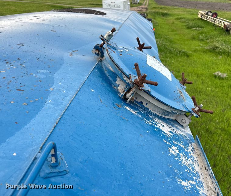 image for item EK1350 2013 CT Fabrication FAS/39 tank trailer