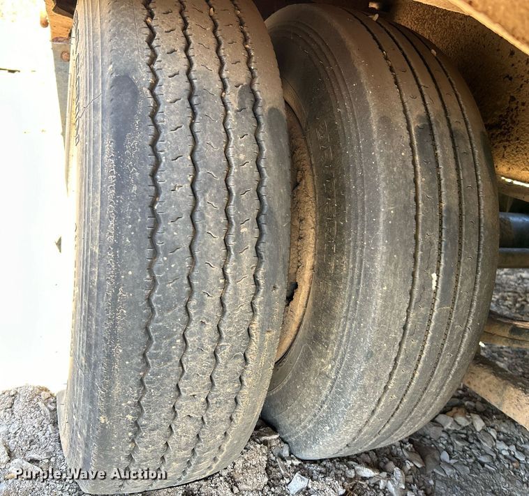 image for item EK4141 2013 Felling FT-40-2 TA tilt deck equipment trailer