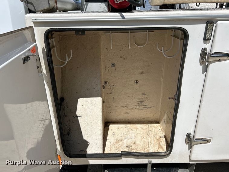 image for item EK4618 2014 Dodge  Ram 5500HD bucket truck