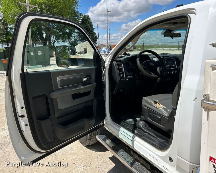 image for item EK4618 2014 Dodge  Ram 5500HD bucket truck