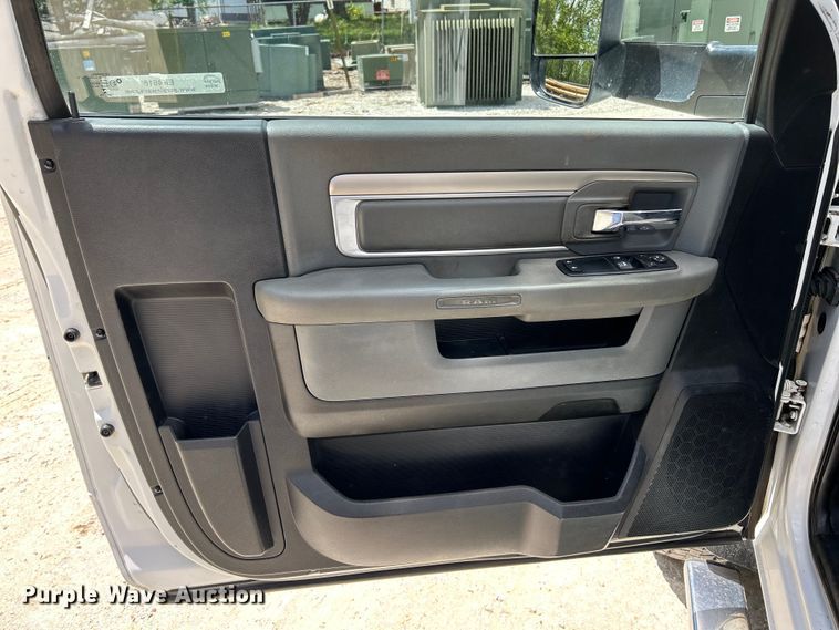 image for item EK4618 2014 Dodge  Ram 5500HD bucket truck