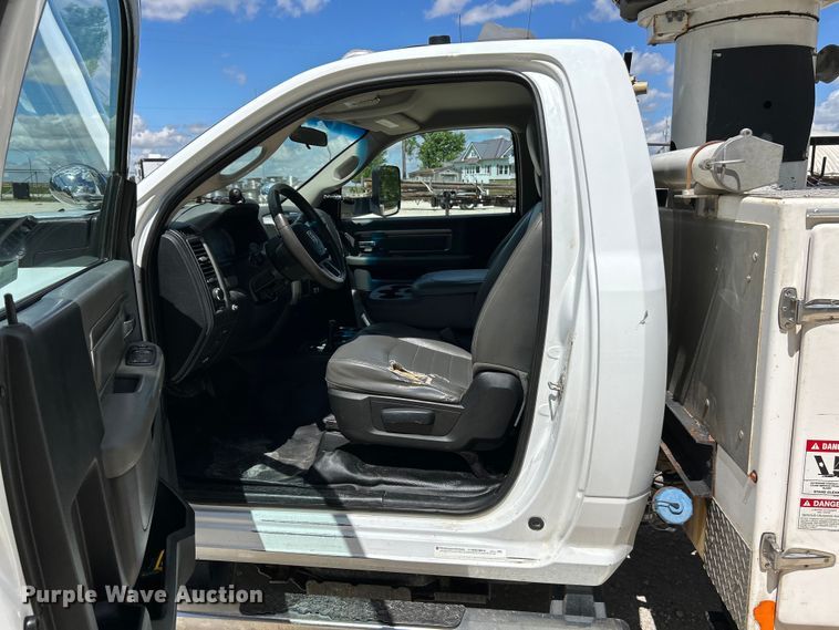 image for item EK4618 2014 Dodge  Ram 5500HD bucket truck