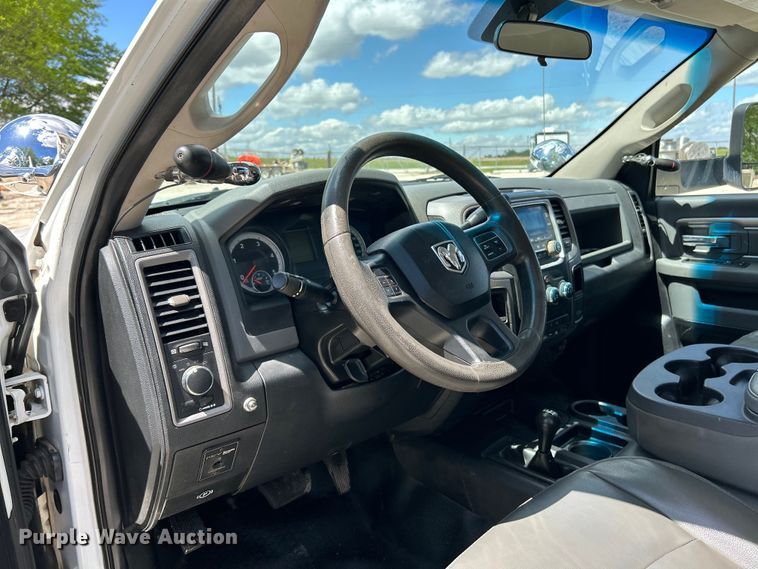 image for item EK4618 2014 Dodge  Ram 5500HD bucket truck