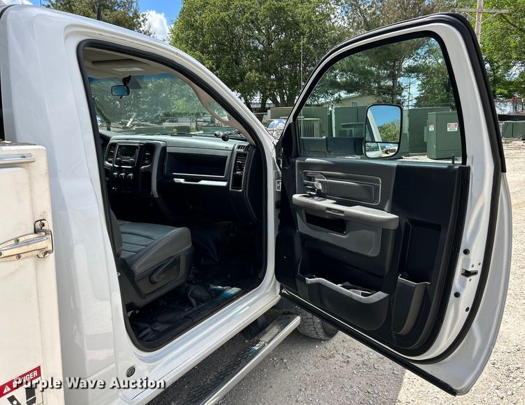 image for item EK4618 2014 Dodge  Ram 5500HD bucket truck