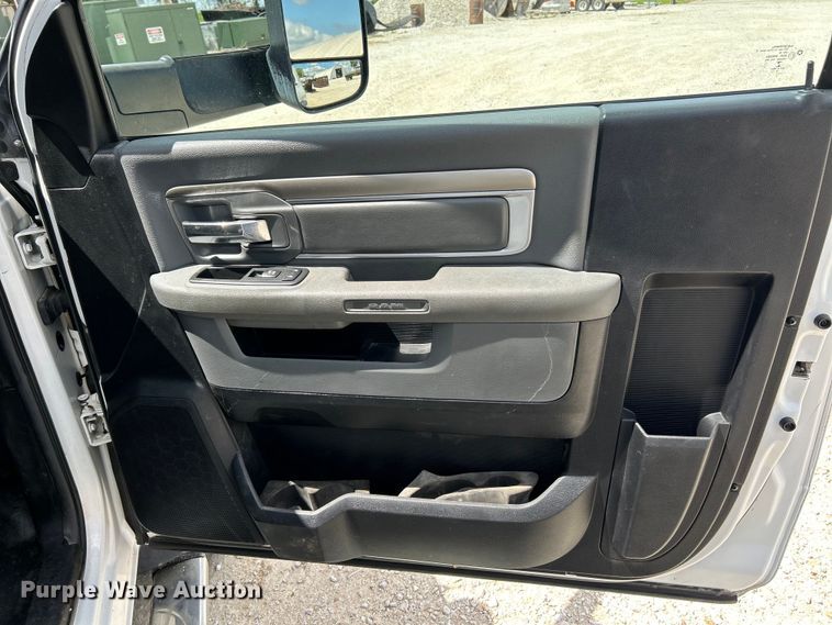 image for item EK4618 2014 Dodge  Ram 5500HD bucket truck