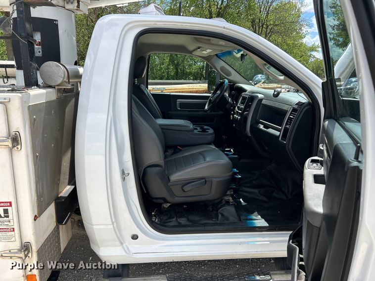 image for item EK4618 2014 Dodge  Ram 5500HD bucket truck