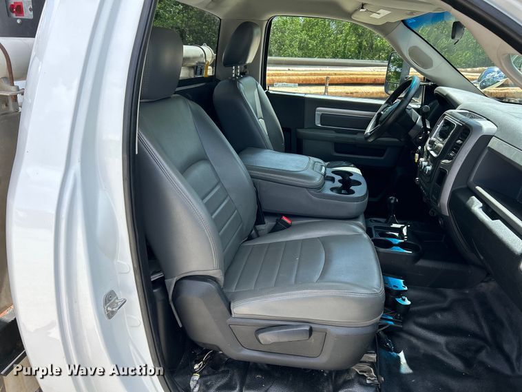 image for item EK4618 2014 Dodge  Ram 5500HD bucket truck