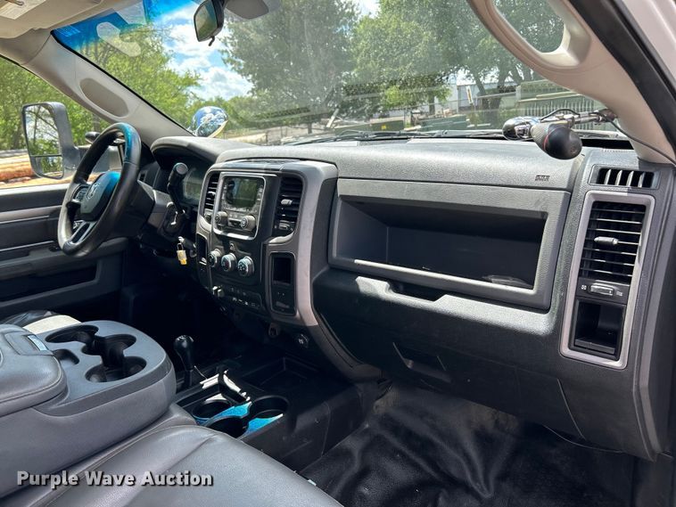 image for item EK4618 2014 Dodge  Ram 5500HD bucket truck