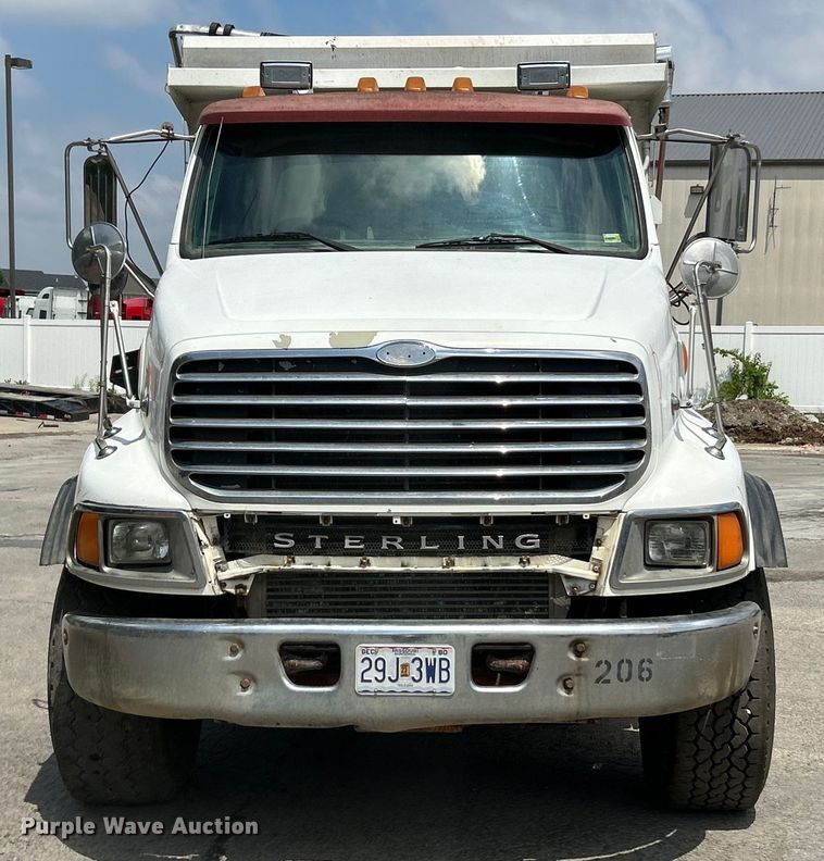 image for item EK4653 2000 Sterling L-Line dump truck