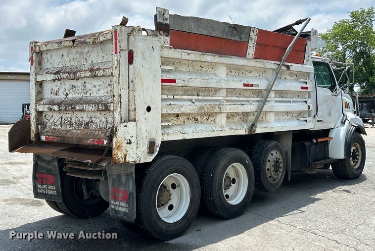 image for item EK4653 2000 Sterling L-Line dump truck