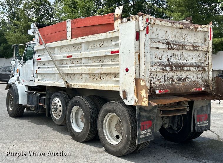 image for item EK4653 2000 Sterling L-Line dump truck