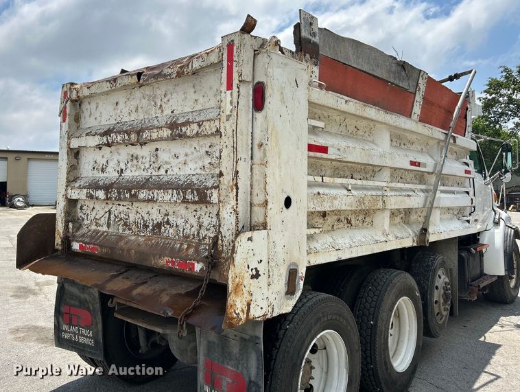 image for item EK4653 2000 Sterling L-Line dump truck