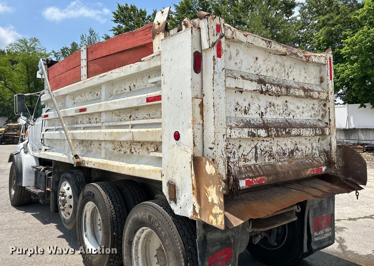 image for item EK4653 2000 Sterling L-Line dump truck