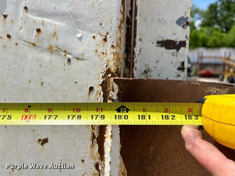 image for item EK4653 2000 Sterling L-Line dump truck