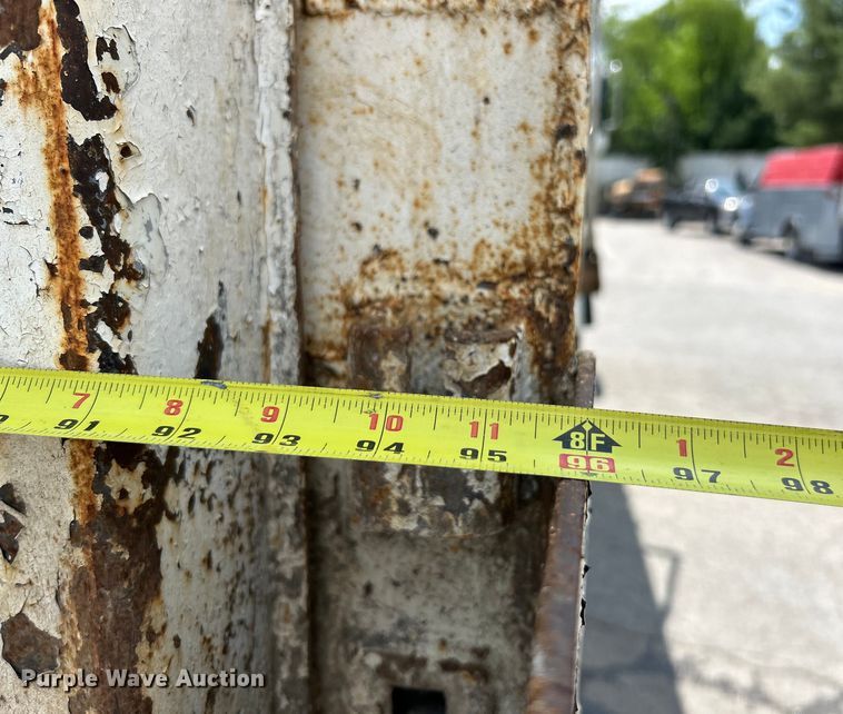 image for item EK4653 2000 Sterling L-Line dump truck