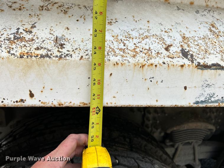 image for item EK4653 2000 Sterling L-Line dump truck