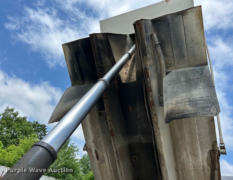 image for item EK4653 2000 Sterling L-Line dump truck