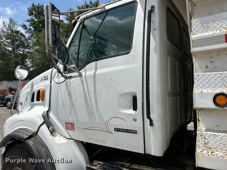 image for item EK4653 2000 Sterling L-Line dump truck