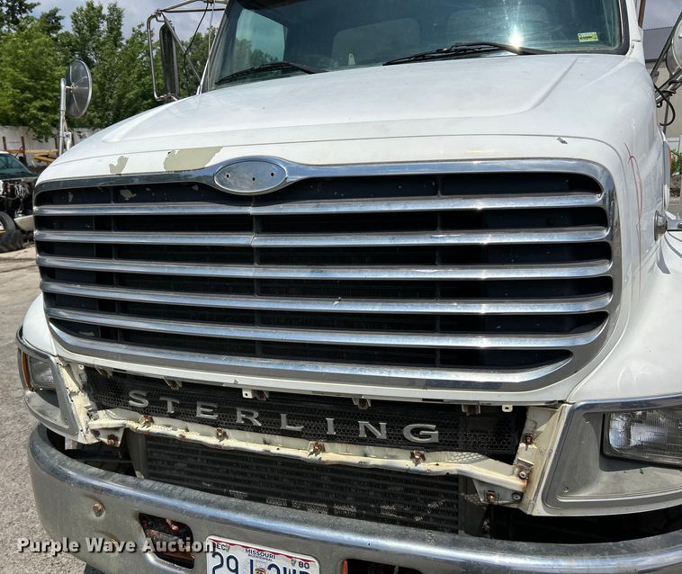 image for item EK4653 2000 Sterling L-Line dump truck