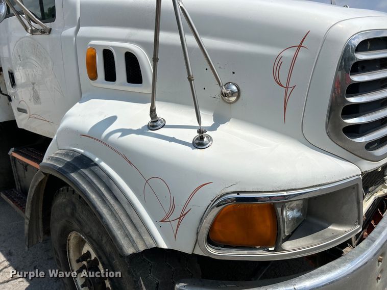 image for item EK4653 2000 Sterling L-Line dump truck