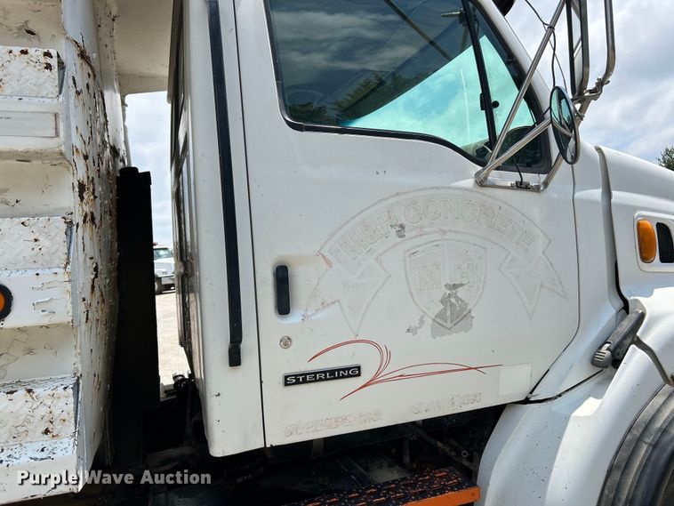 image for item EK4653 2000 Sterling L-Line dump truck
