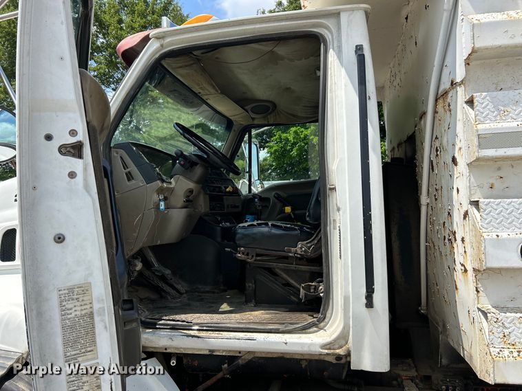 image for item EK4653 2000 Sterling L-Line dump truck