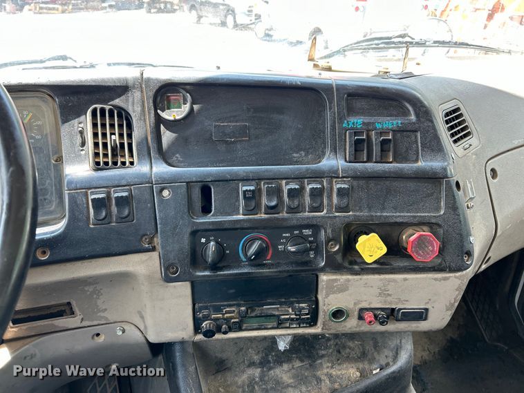 image for item EK4653 2000 Sterling L-Line dump truck