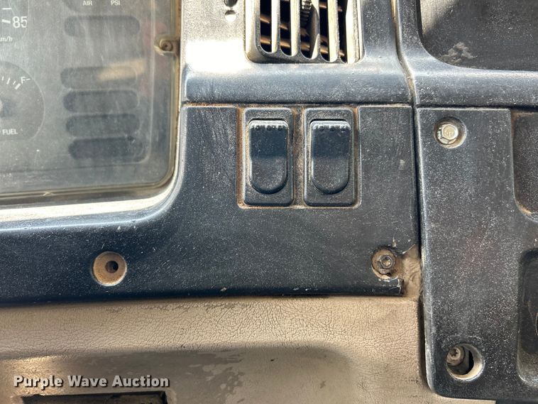 image for item EK4653 2000 Sterling L-Line dump truck