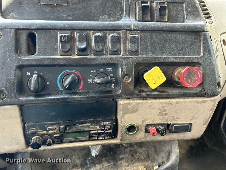 image for item EK4653 2000 Sterling L-Line dump truck