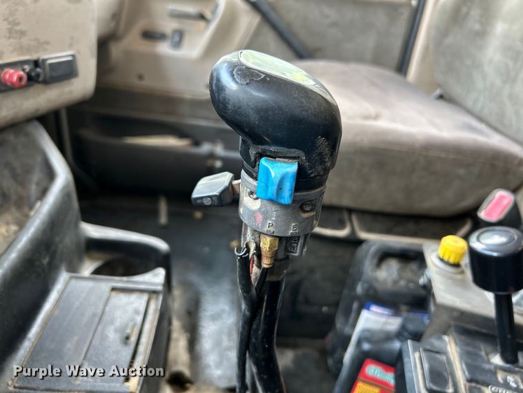 image for item EK4653 2000 Sterling L-Line dump truck