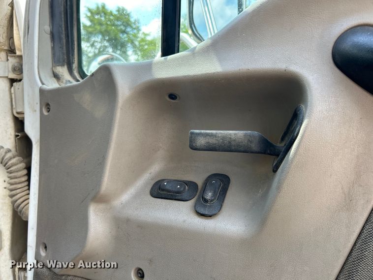 image for item EK4653 2000 Sterling L-Line dump truck