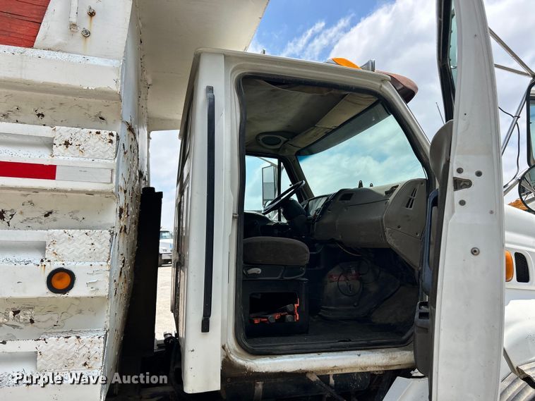 image for item EK4653 2000 Sterling L-Line dump truck