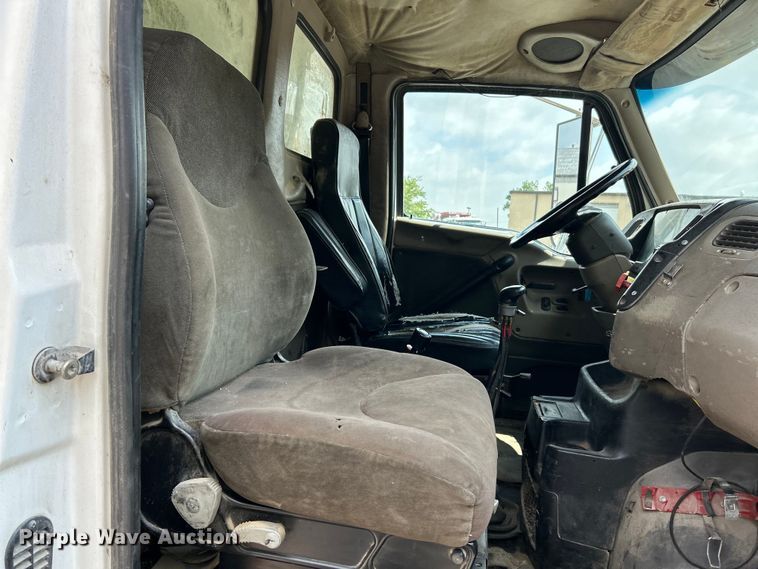 image for item EK4653 2000 Sterling L-Line dump truck