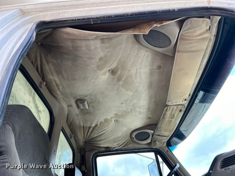 image for item EK4653 2000 Sterling L-Line dump truck