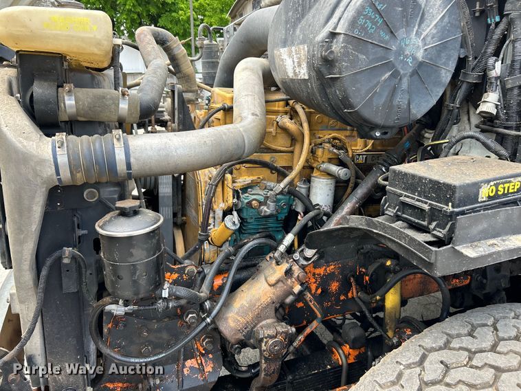 image for item EK4653 2000 Sterling L-Line dump truck