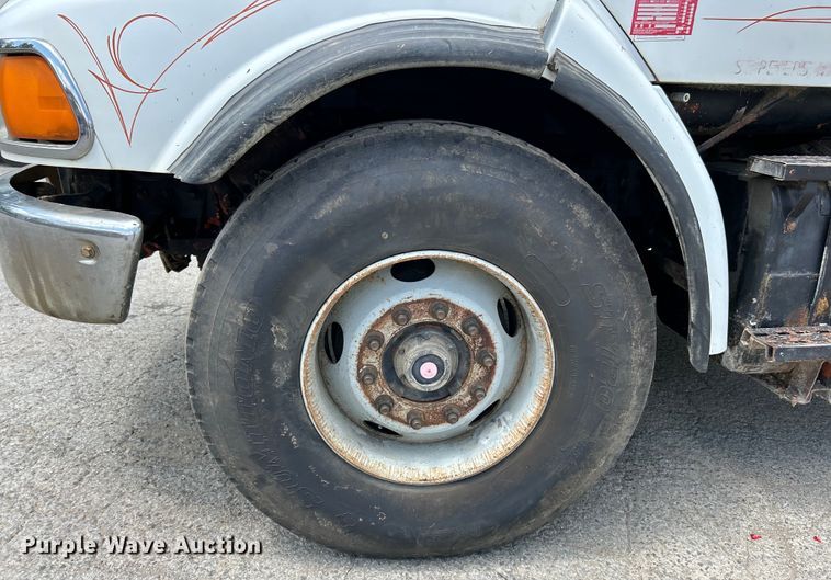 image for item EK4653 2000 Sterling L-Line dump truck