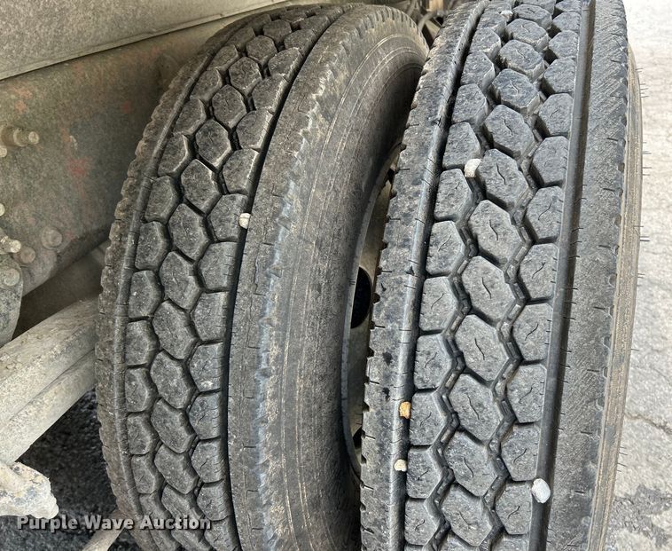 image for item EK4653 2000 Sterling L-Line dump truck