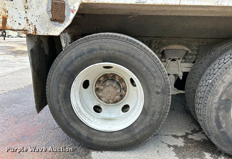 image for item EK4653 2000 Sterling L-Line dump truck