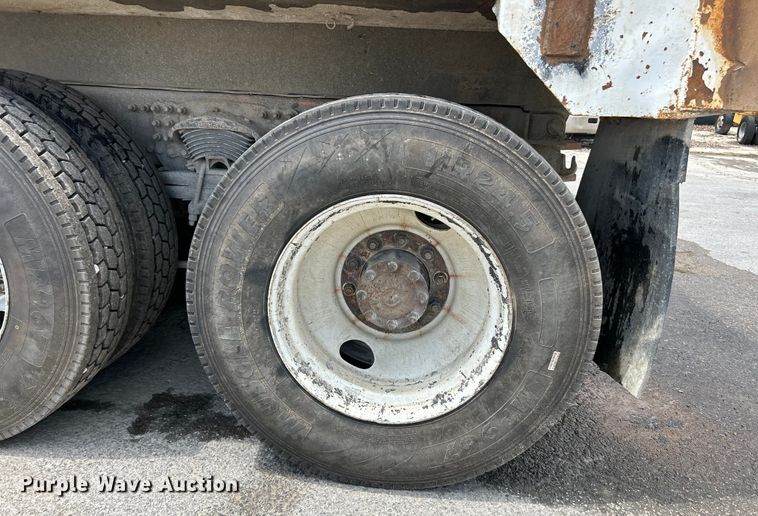 image for item EK4653 2000 Sterling L-Line dump truck