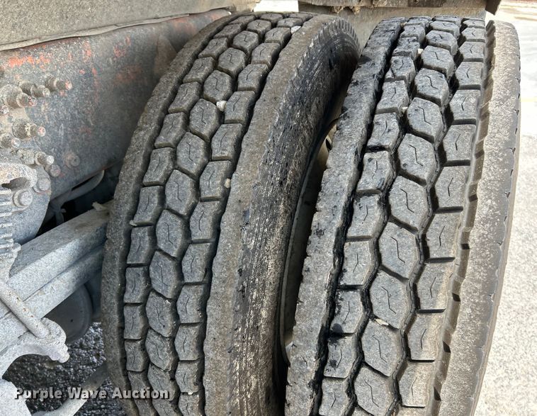 image for item EK4653 2000 Sterling L-Line dump truck