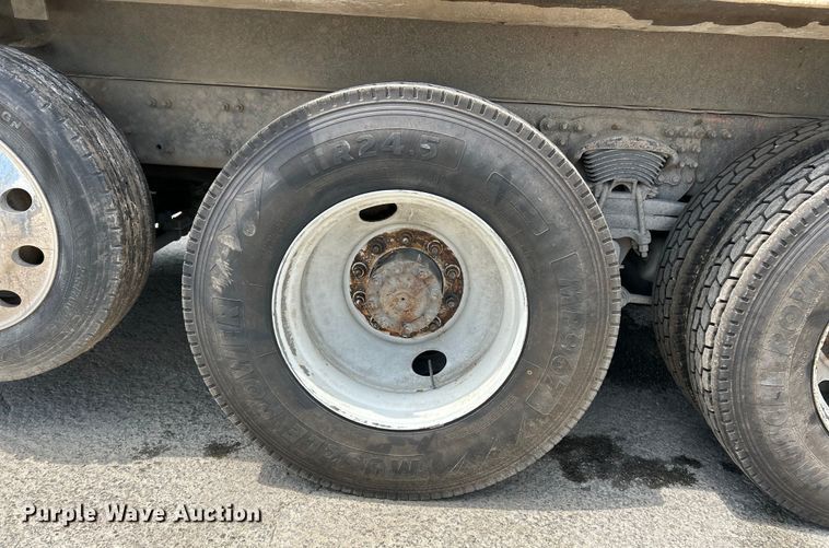 image for item EK4653 2000 Sterling L-Line dump truck