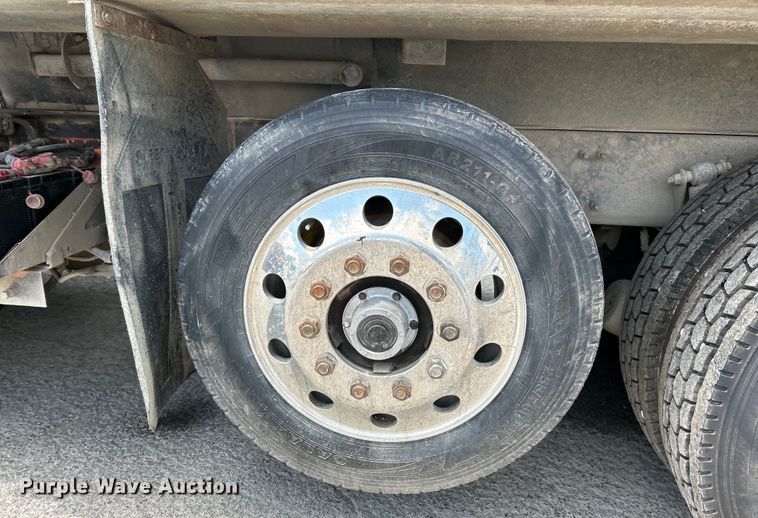 image for item EK4653 2000 Sterling L-Line dump truck