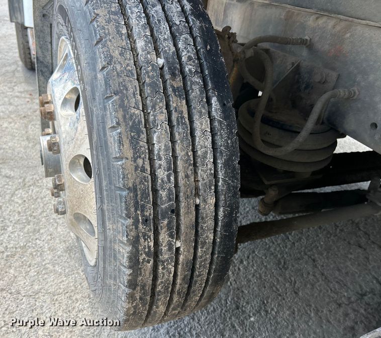 image for item EK4653 2000 Sterling L-Line dump truck