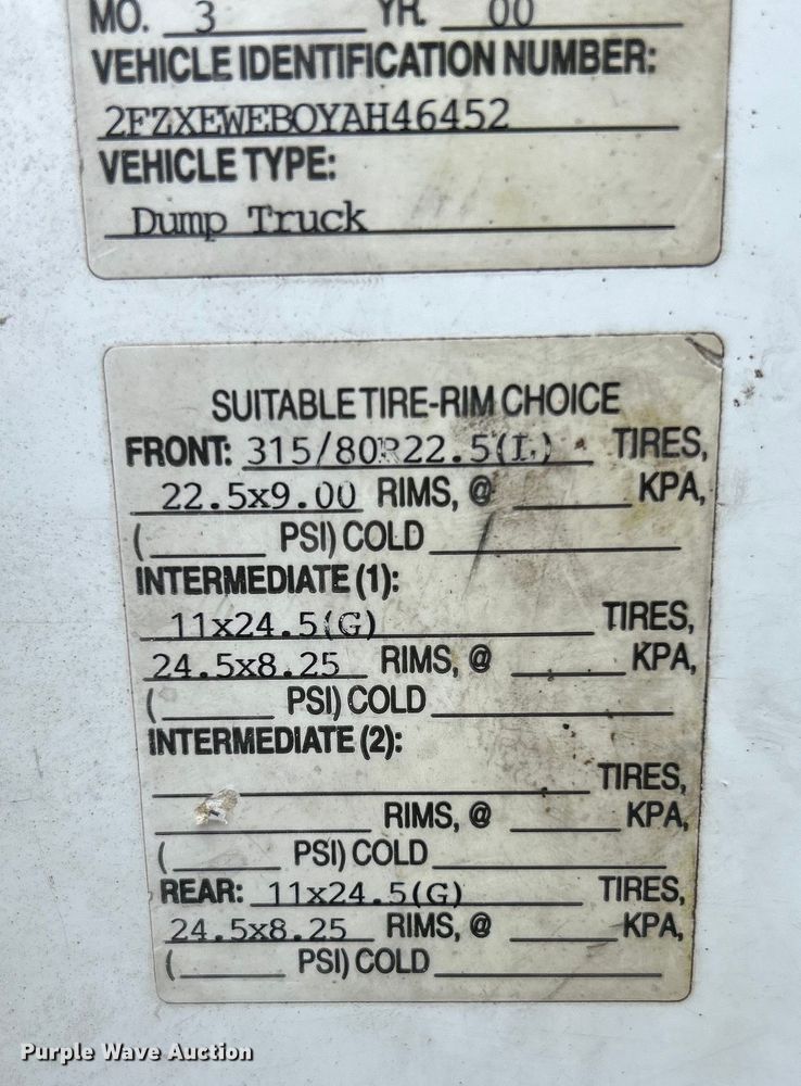 image for item EK4653 2000 Sterling L-Line dump truck