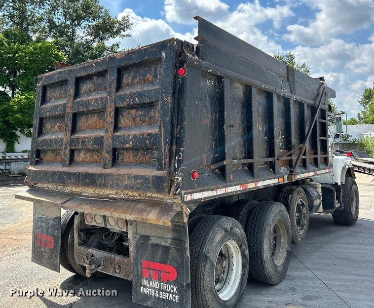 image for item EK4654 1999 Mack DM690S dump truck