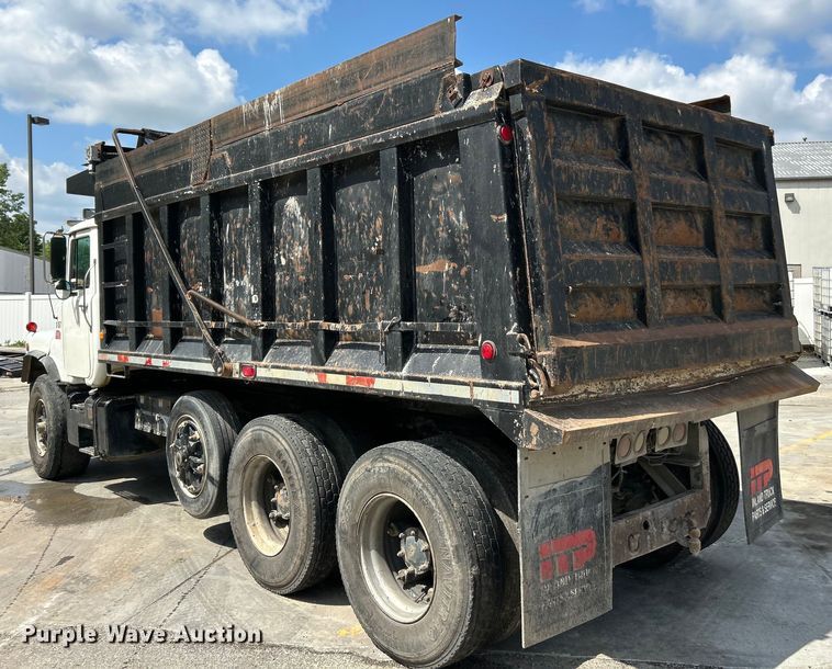 image for item EK4654 1999 Mack DM690S dump truck