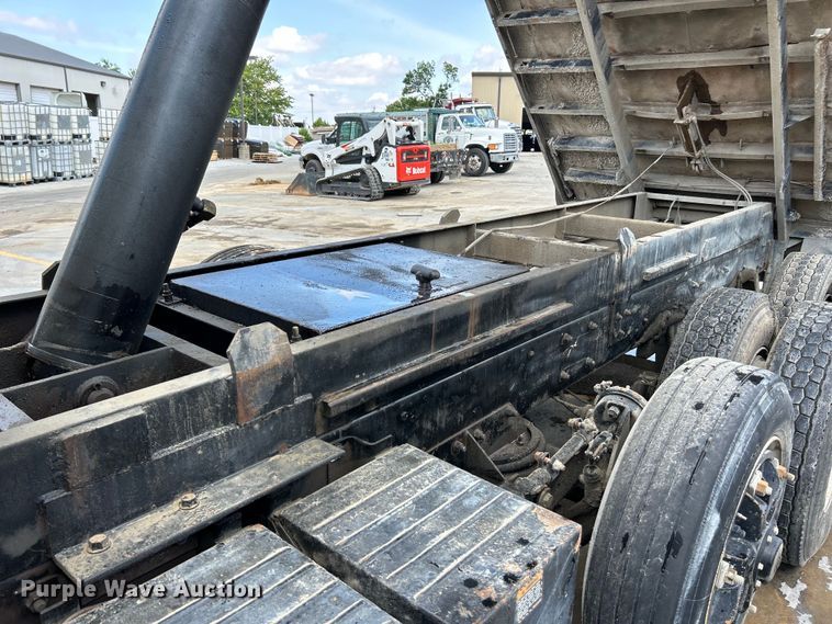 image for item EK4654 1999 Mack DM690S dump truck